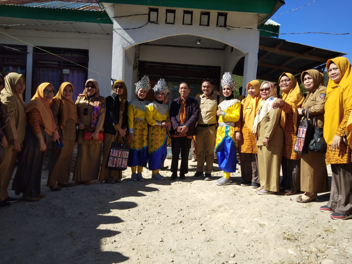 Tim Penilai FKTP Provinsi Sulawesi Selatan Melakukan Penilaian di Puskesmas Limbong